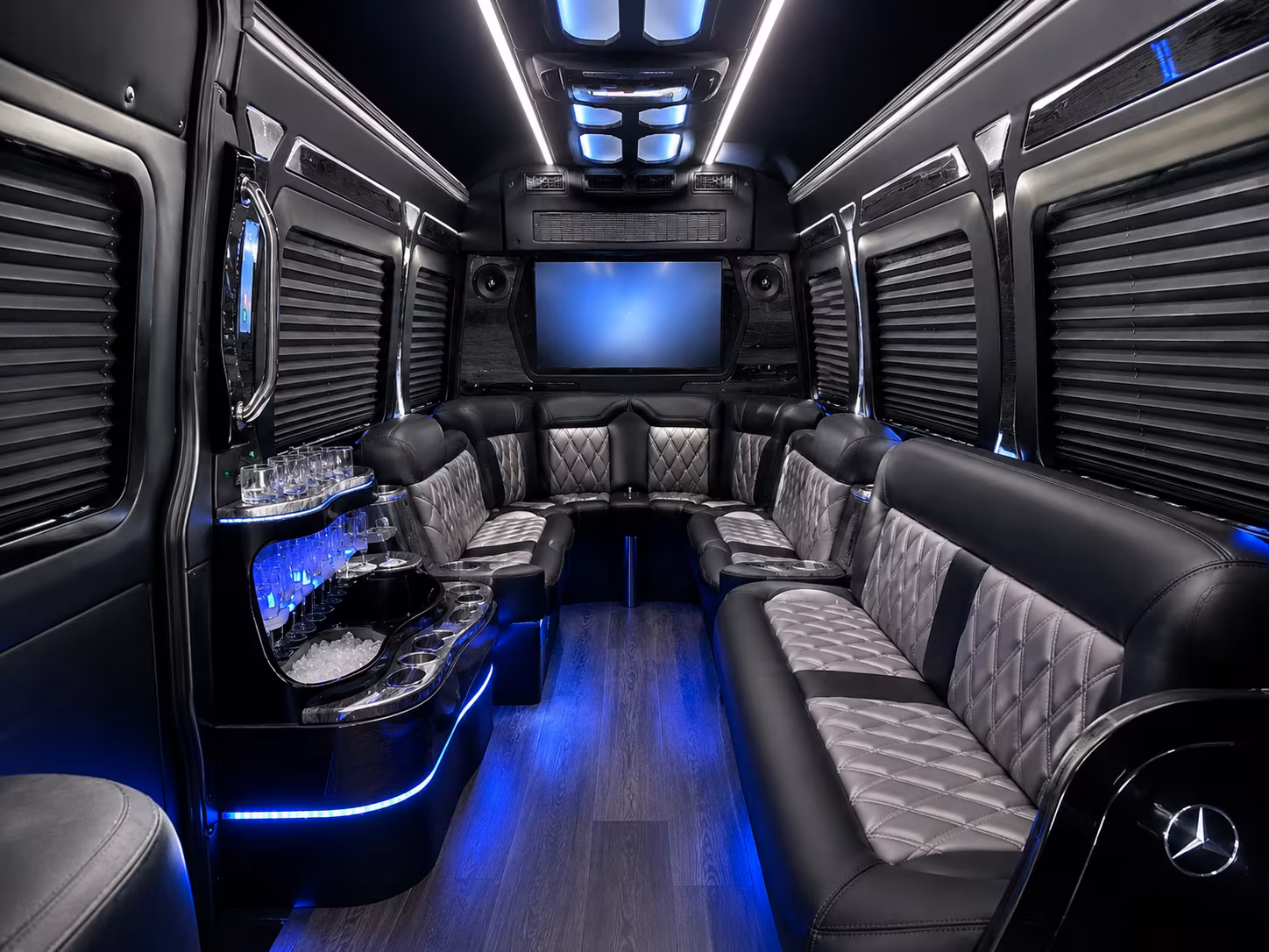got 30 seconds compare buses to crypto com arena and honda center