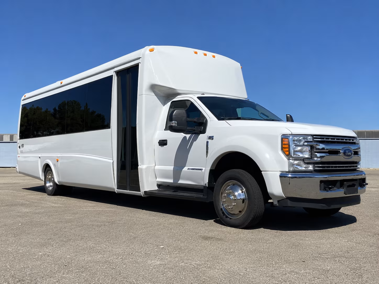 la mirada group airport transfers in la mirada